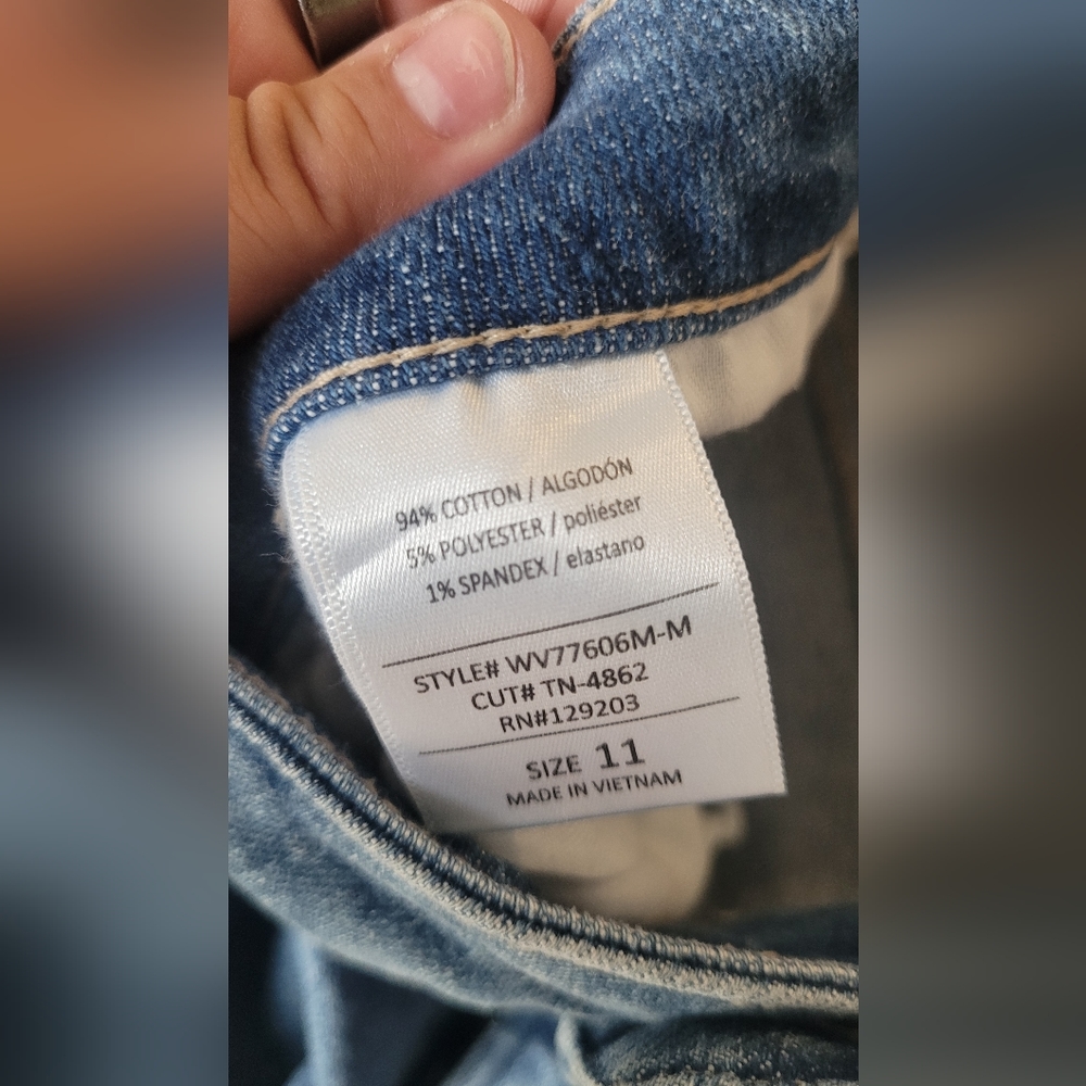 Discount Divas Jeans - Picture 2 of 3